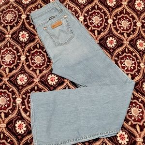 Light wash high rise wrangler jeans